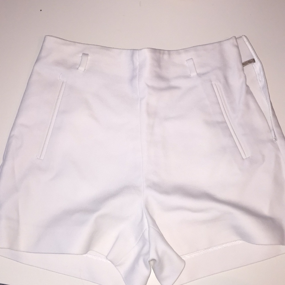 Zara high waisted white shorts(AVAILABLE IN BLACK)